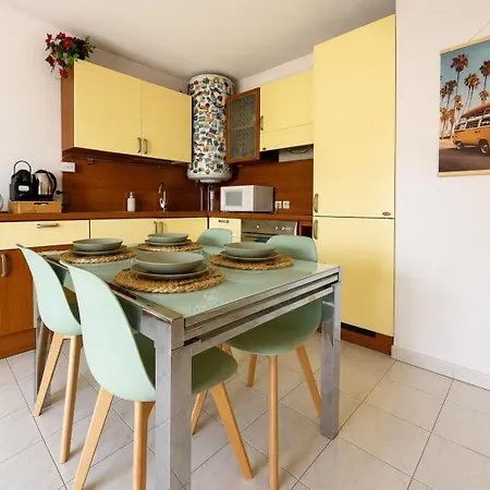Appartement La Terrasse Bleue-parking Couvert-2 Min Plage-juan Les Pins Antibes